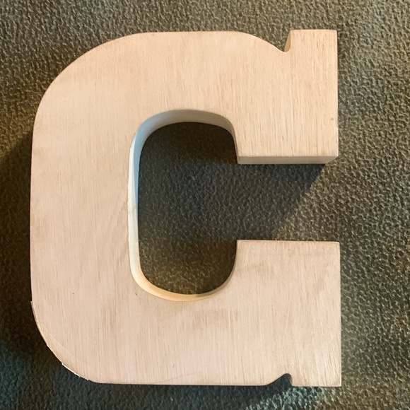 Design Styles wood distressed cream color letter “C”. Approximately 7” x 8” - Picture 1 of 9